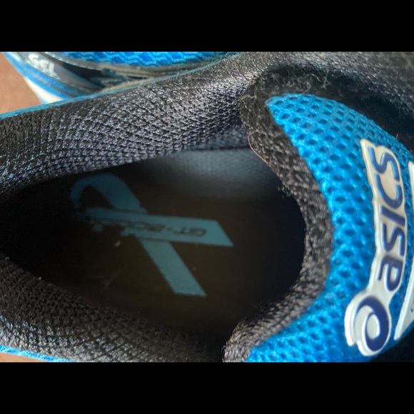 Running shoes - Picture 3 of 7